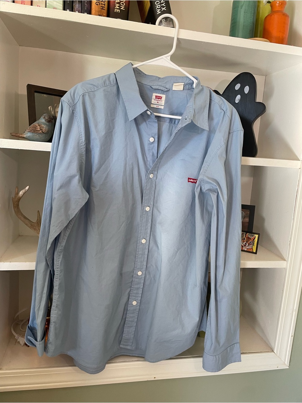 Levi's Men's Light Blue Cotton Button-Down Shirt